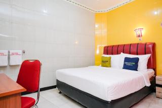 Urbanview Hotel Mawar Sharon near Alun Alun Batu - 0