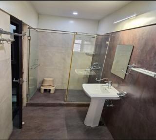 Rani Tower Stay VIP Road - 8