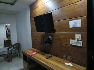 Hotel Sr Residency Jail Road Tilak Nagar - 0