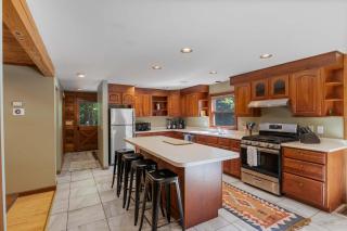 4BR Mountain retreat with Ski Base Bikes & Yard - 1