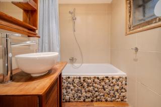 The Ecucentre with Parking - Historic District - 5