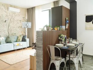 Central 19 Apartment - Private Terrace & Parking - 9