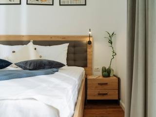 Central 19 Apartment - Private Terrace & Parking - 7