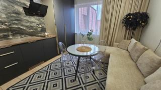 Black Room Apartment - 8