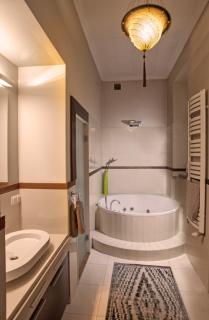 Large Apartment near Castle and Main Square - 6