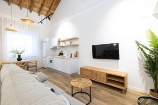 Modern duplex courtyard -2Bedrooms 2Baths - 4