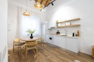 Modern duplex courtyard -2Bedrooms 2Baths - 3