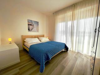 Terraced house with private garden - 8