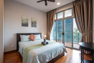 Modern 3BR Somerset Apt with Harbour View - 3