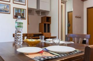 GuestHost - Hopper House - 0