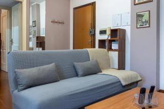 GuestHost - Hopper House - 9