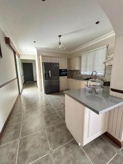 Hanberry Luxury Cottage - 7