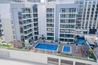 Escape24 Stylish 2BR with Pool View at Azizi Riviera - 5
