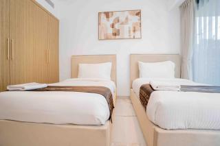 Escape24 Stylish 2BR with Pool View at Azizi Riviera - 2
