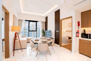 Escape24 Stylish 2BR with Pool View at Azizi Riviera - 6