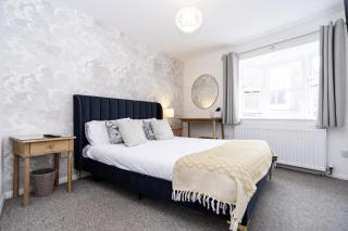 St Ives Holiday Apartment with Parking - Coastal Retreat - 2