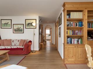 Apartment Chesa Dal Luf B6 by Interhome - 1