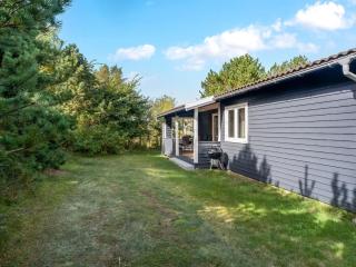 Holiday Home Lökea - 800m from the sea by Interhome - 2