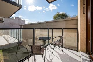 Racławicka 7 Deluxe Studios by BookingHost - Warsaw - 3