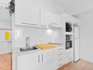 Classic Coastal Beachfront, Surfers Paradise-Pool - 3