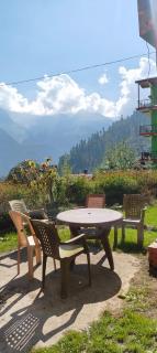 Iris cafe and cozy stay - 2