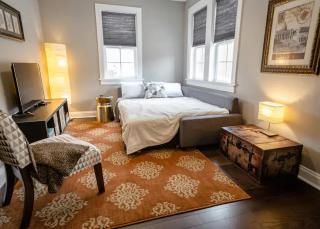 The Chocolate Suite - Walkable and Peaceful home - 3