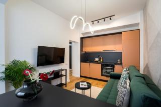 Sunny 2BR Flat - Top Location - City Center - 0