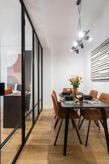 Sunny 2BR Flat - Top Location - City Center - 1