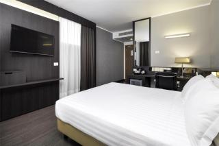 Best Western Premier CHC Airport - 4