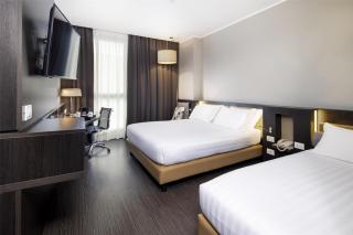 Best Western Premier CHC Airport - 3
