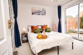 Four bed detached, off-street parking in Monkston - 4