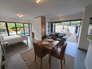 THE BEACH Holiday Accommodation - 1