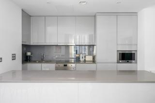 Blueground Canary Wharf open plan nr Wharf LON-164 - 4