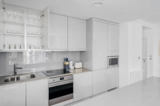 Blueground Canary Wharf open plan nr Wharf LON-164 - 2