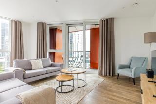 Blueground Nine Elms balcony nr Battersea Park LON-665 - 9