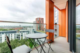 Blueground Nine Elms balcony nr Battersea Park LON-665 - 6