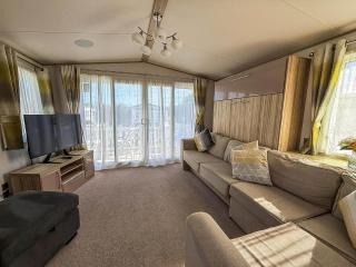 Stunning 6 Berth Caravan With Decking At Cherry Tree Park In Norfolk Ref 70802C - 3