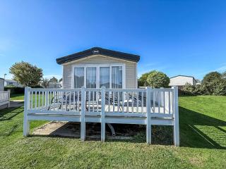 Stunning 6 Berth Caravan With Decking At Cherry Tree Park In Norfolk Ref 70802C - 2