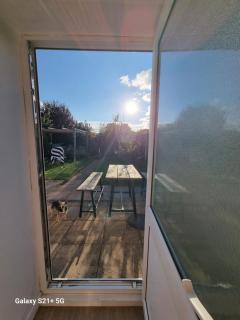 Allestree Bedroom with own shower and entrance - 1