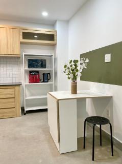 Ensuite Room-10min to Center-Netflix-Free laundry - 7