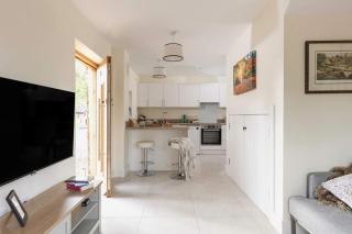 Home Farm Retreat - 0