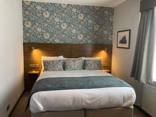 The Abbey Inn - 8