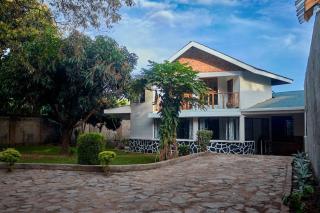 Antique Villa - Arusha Garden Home - 2