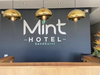 Mint Hotel Sandhurst - 3