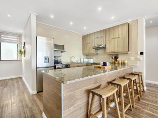 2-Bed De Waterkant Apartment with Balcony Pool - 7