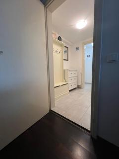 Cozy Pet Friendly Apartment Freshly Renovated - 7