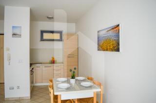 Homiday - Green Bay Village - 1