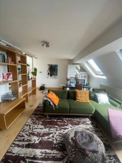 Bohemian Maida Vale Apartment - 2
