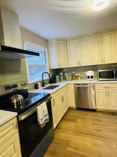 Private Estate, Walk to Princeton Downtown, 3-Bedrooms 2-Bath with Free Parking - 1