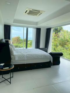 modern hillside home - 6